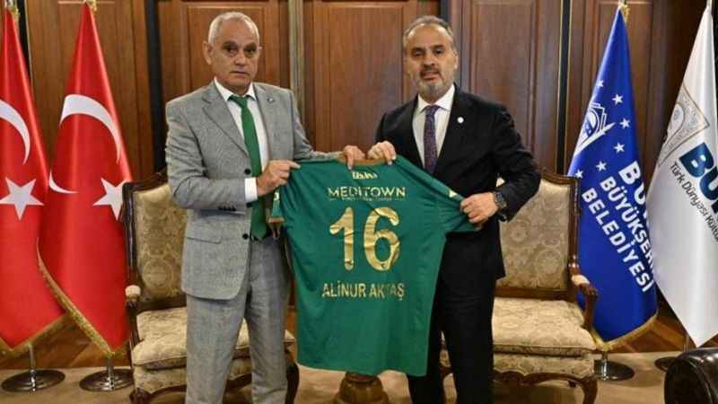 Bursaspor Kulübü, Alinur Aktaş’ı ziyaret etti