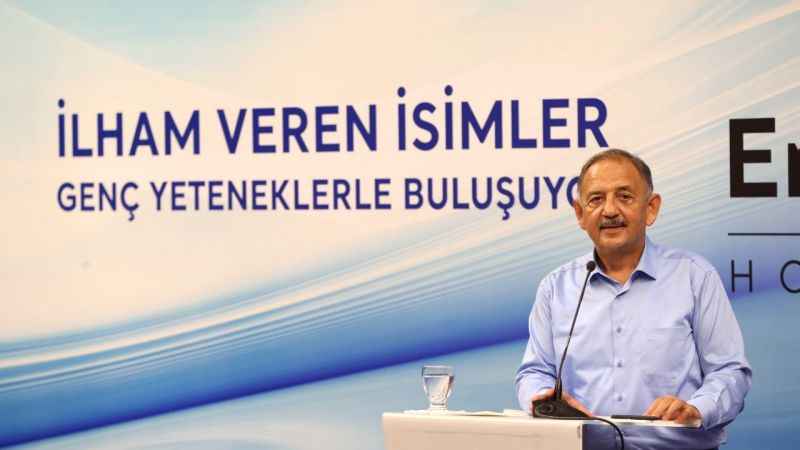 Bakan Özhaseki: “Mesleğinizi en iyisi olabilmek için iyi seçin”