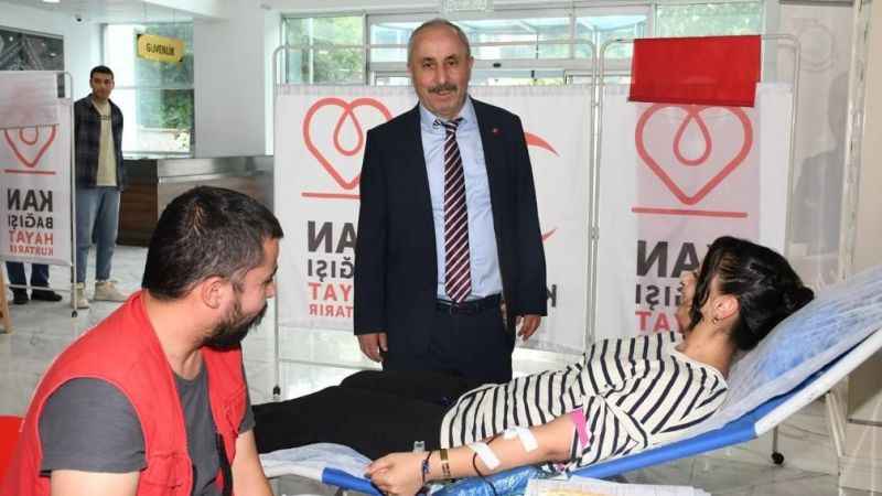 Amasya Belediyesi çalışanlarından Kızılay'a kan bağışı