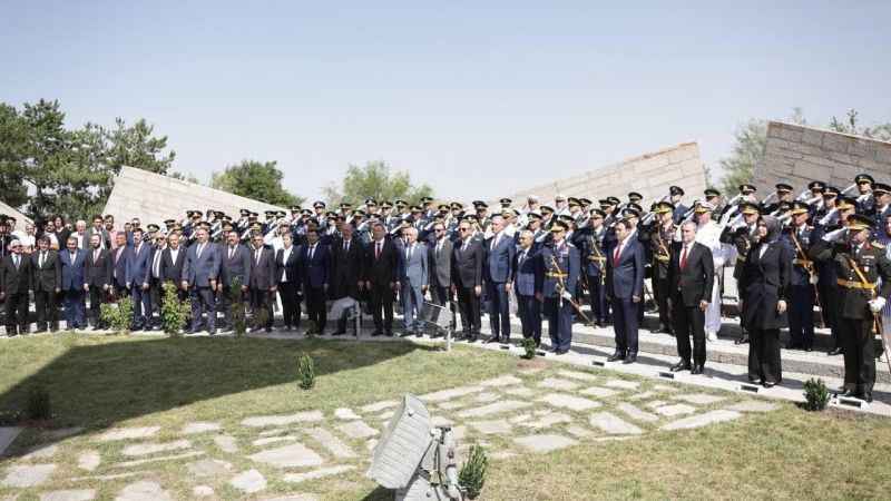 Gençlik ve Spor Bakanı Osman Aşkın Bak Zafer Bayramı'nda Kütahya'daydı