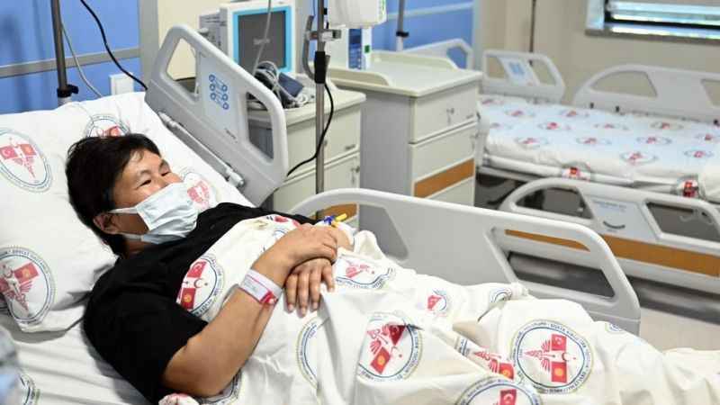 Kırgızistan’da Türk doktorlardan ilk böbrek nakli ameliyatı