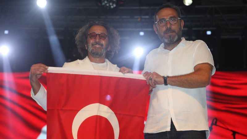 Kocaeliler Fettah Can’ın şarklılarıyla coştu