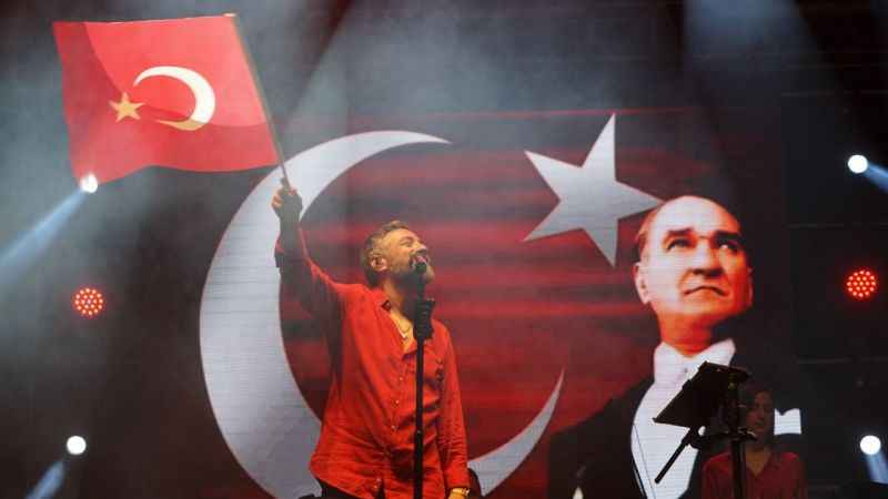 Zafer gecesinde Resul Dindar söyledi, Kastamonulular coştu