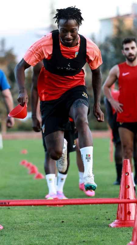 Kayserisporlu 2 futbolcuya milli davet