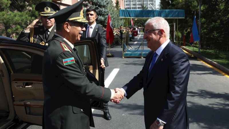 Bakan Güler, Azerbaycanlı mevkidaşı ile bir araya geldi