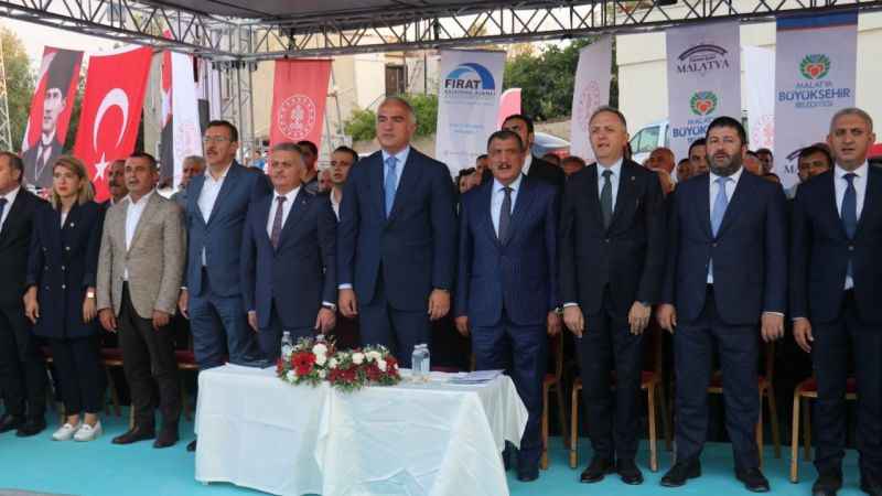 Bakan Ersoy: “Malatya ayağa kalkana kadar buradayız”