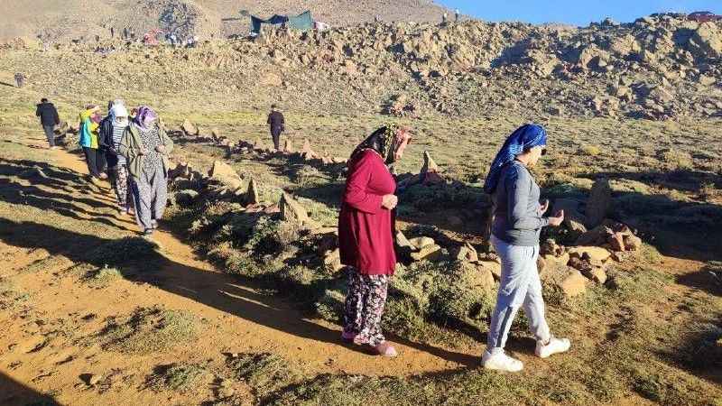 7 asırlık gelenek Sanrıdas Dağı zirvesinde yaşatıldı