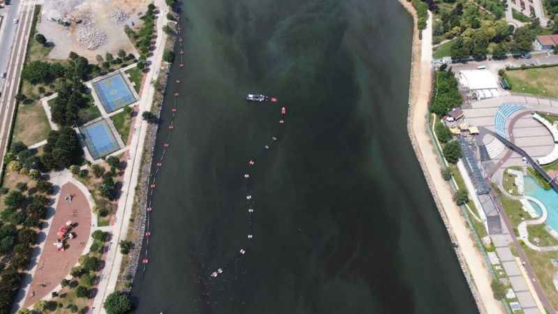 Haliç reklamlarda mavi gerçekte siyah