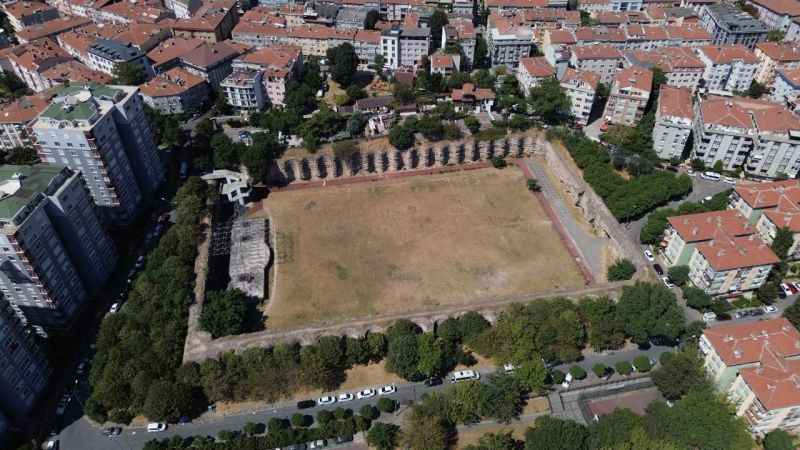 Bakırköy Belediyesi tarihi sarnıcı kaderine terk etti