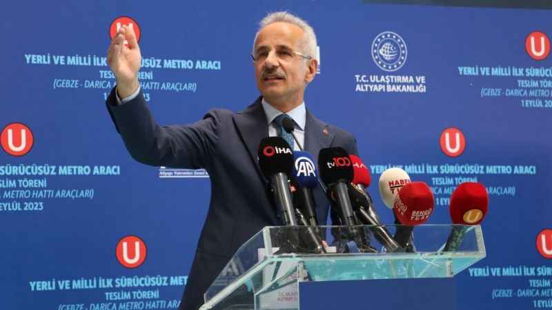 Yerli ve milli sürücüsüz ilk metro aracı Ulaştırma ve Altyapı Bakanlığına teslim edildi