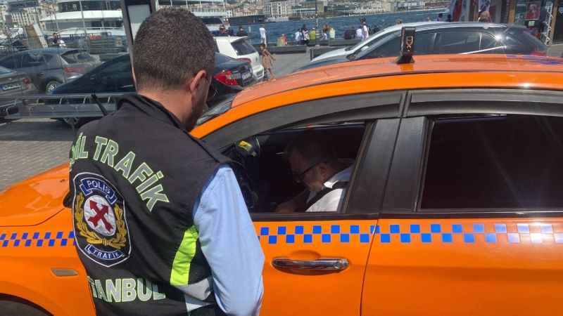Eminönü’nde taksi denetimi