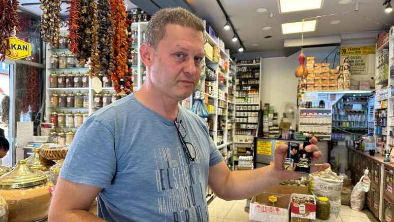 Güneşten hasar gören ciltlere karışım yağlar ve bitki çayları