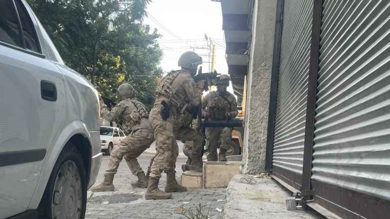 Şanlıurfa'da "kanunsuz silahlanmaya hayır" operasyonu: 57 gözaltı
