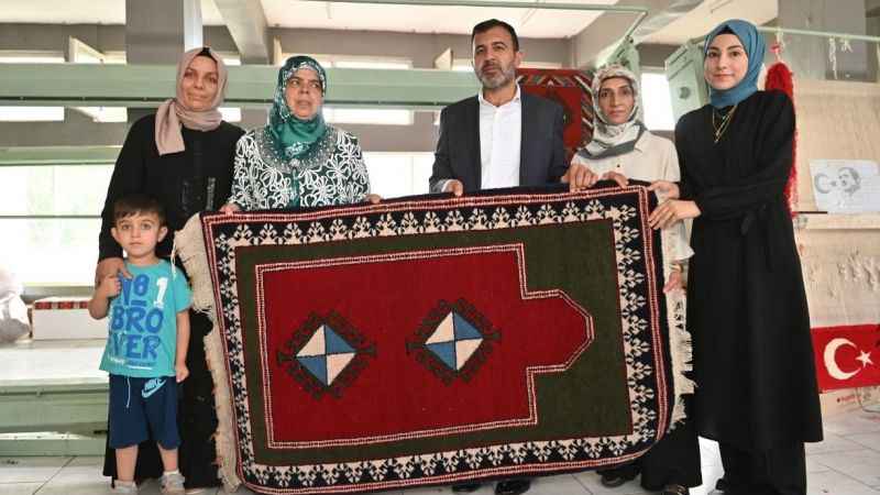 Malatya’da kadınlar hayatı 'ilmek ilmek' kazanıyor