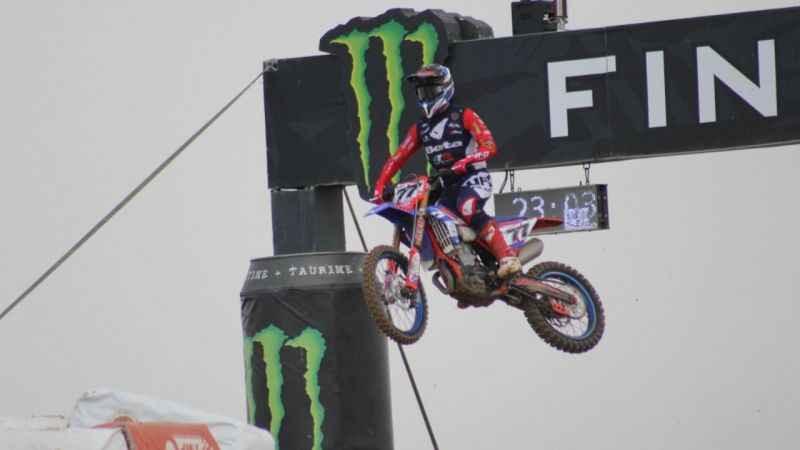 MXGP’de olumsuz hava koşullarından dolayı iki kategorideki sıralama yarışları iptal edildi