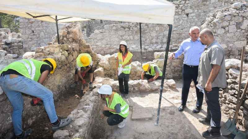 Olimpos’taki tarihi kent gün yüzüne çıkıyor