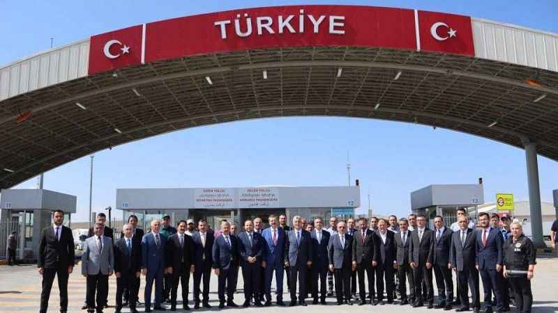 Ticaret Bakanı Bolat, Aktaş Sınır Kapısında İncelemelerde Bulundu