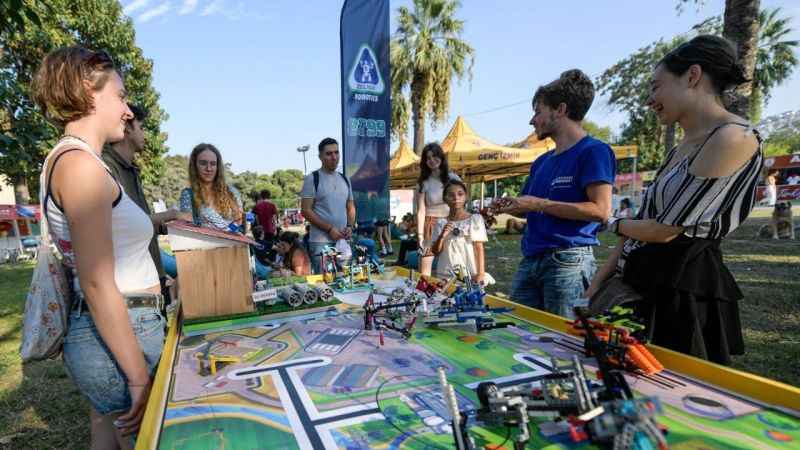 Gençler İzmir Enternasyonal Fuarı’nı çok sevdi