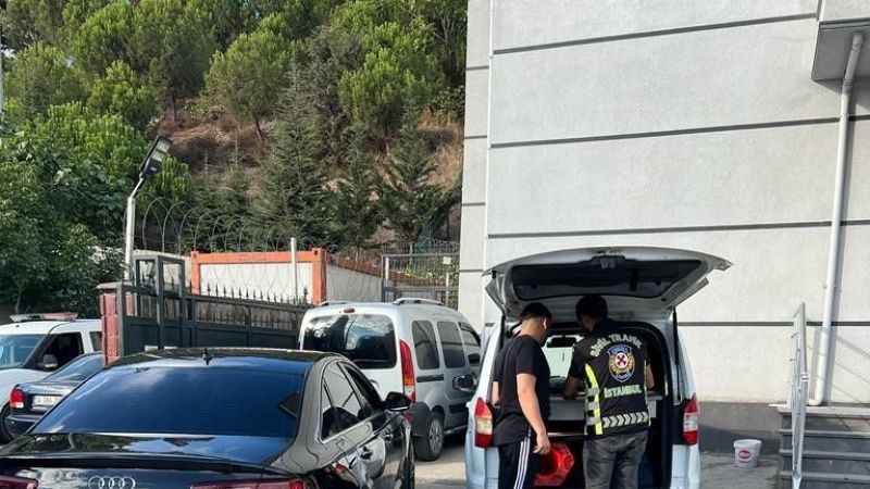 Ümraniye'de yolu keserek drift atan sürücülere toplam 50 bin 480 TL ceza kesildi