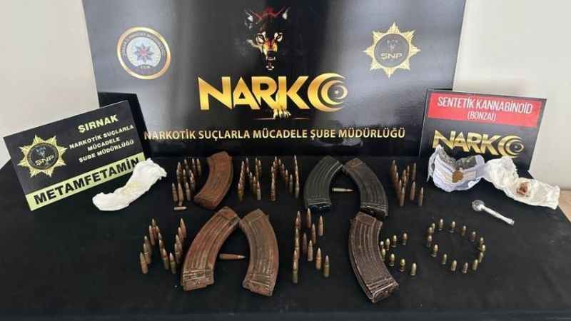 Şırnak’ta araçta yüzlerce silah parçası ve mermi ele geçirildi
