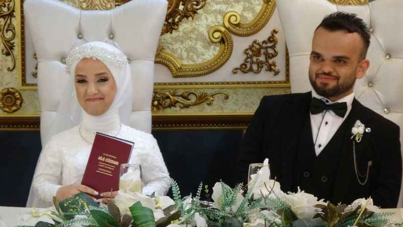 Boyları küçük ama aşkları büyük