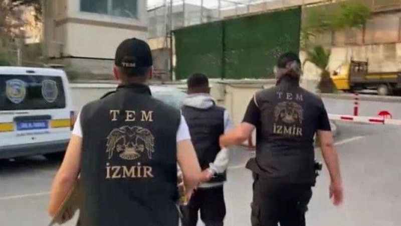 İzmir’de FETÖ’nün mahrem imamlarına operasyon: 9 gözaltı