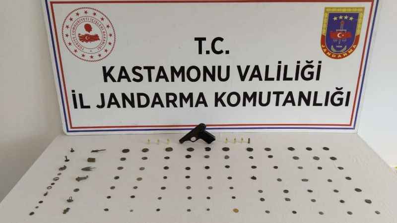 Piyasaya tarihi eser sürmek isteyen şahıslara operasyon: 2 gözaltı