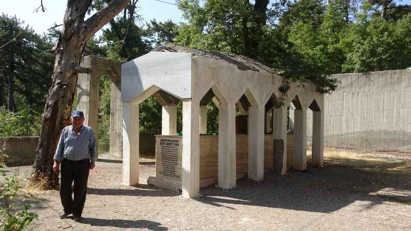 Bu mezar uzunluğuyla şaşkına çeviriyor!