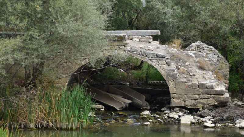 Kanuni'yi Rodos seferine götüren tarihi köprü yok oluyor