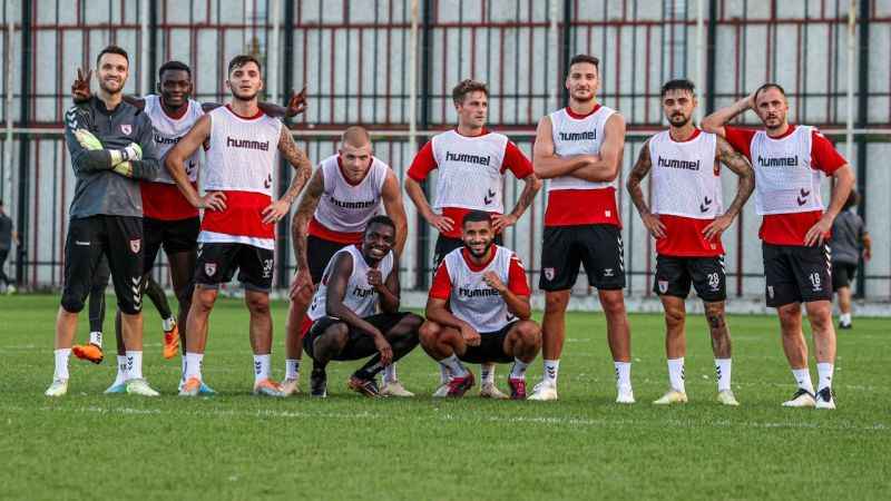31 futbolcu ile yollarını ayıran Samsunspor, 14 yeni transfer yaptı