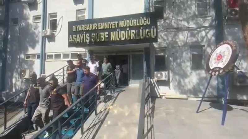  Kapkaç çetesi Diyarbakır Emniyetinden kaçamadı