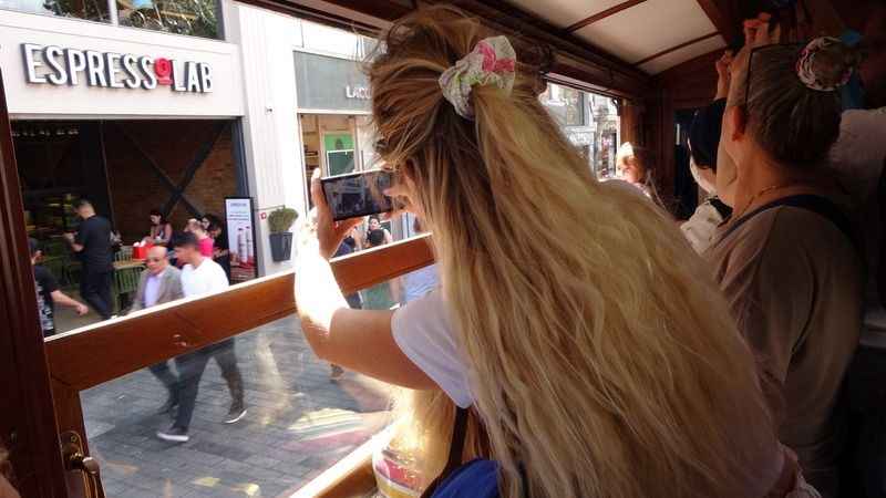 Nostaljik tramvaylarda şarkılarla zaman yolculuğu