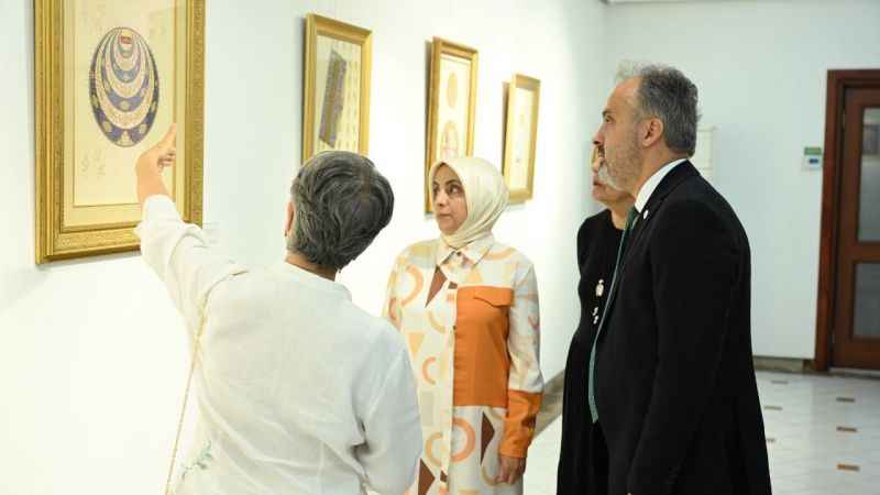 Saraydan sanata uzanan sergi