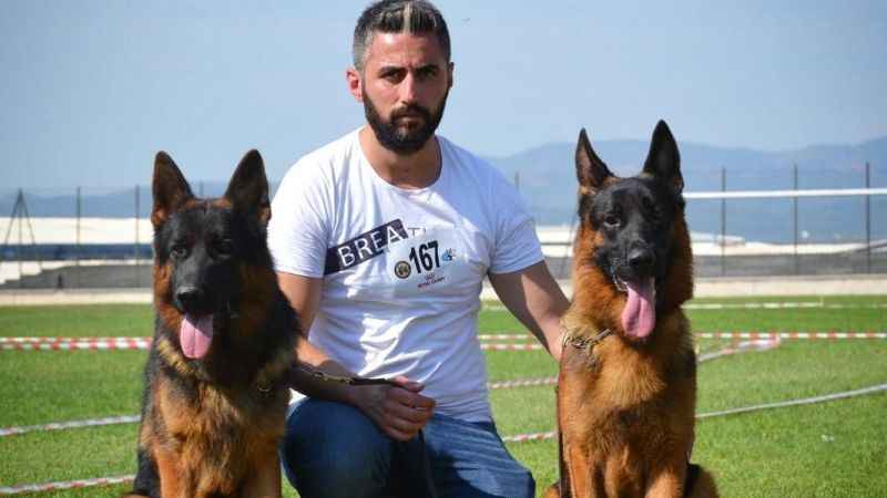 Hayatını köpeklerine adadı, şimdi de gözünü dünya şampiyonluğuna dikti