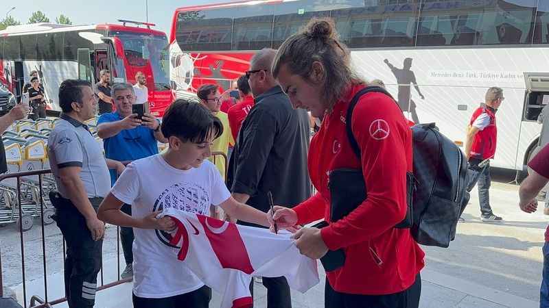 A Milli Takım, Hollanda'ya hareket etti