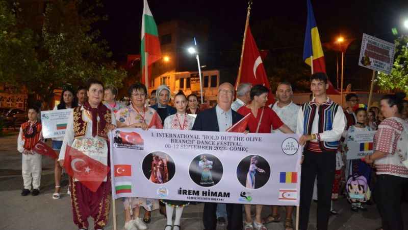 Gömeç’te uluslararası halk oyunları coşkusu