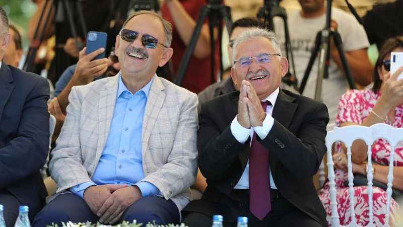 Mehmet Özhaseki ismi bulvara verilecek