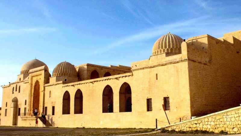 Mardin'de bin yıllık medresede deprem çatlakları