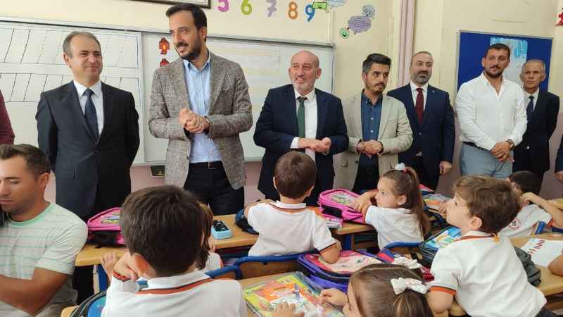 Bağcılar Belediyesi'nden 30 bin öğrenciye çanta ve kırtasiye desteği