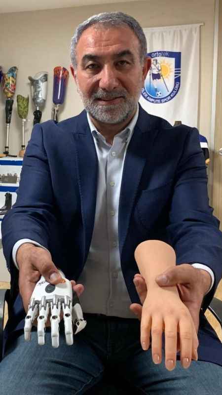 Yarışmadan 1 milyon lira kazanan Rabia’nın protezini iş adamı karşılayacak