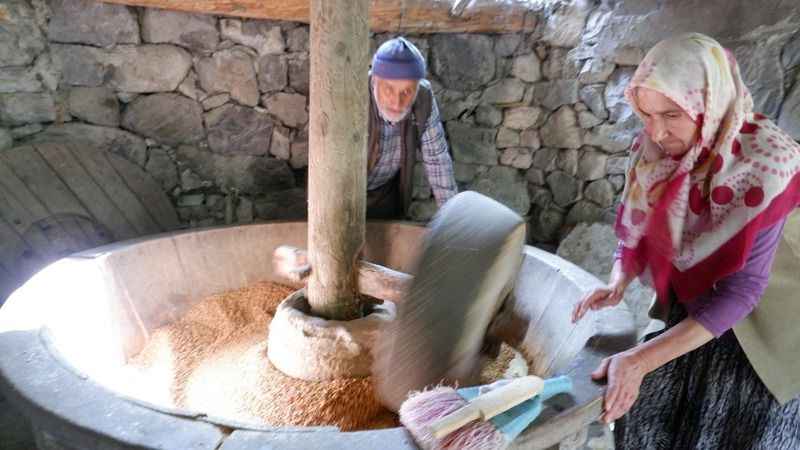 Erzurum’da baba yadigârı su değirmeni