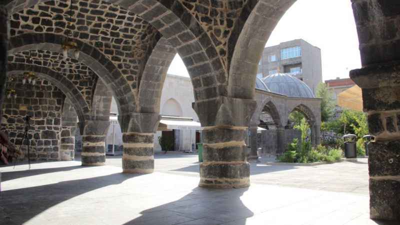 Sahabelerin eliyle kiliseden camiye çevrildi, dimdik ayakta