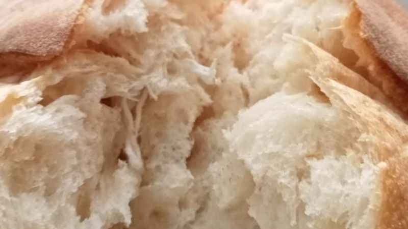 Aynı yerden alınan ekmeğin içinden yine ip çıktı