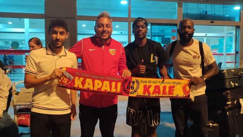 Kayserispor’un yeni transfleri Kayseri’ye geldi