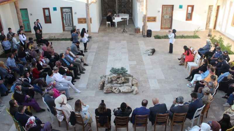 Harman sonu programı renkli görüntülere sahne oldu