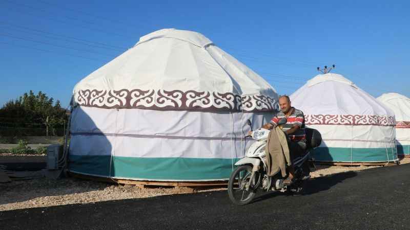 Kırgız çadırları, depremzedelerin yeni yuvası oldu