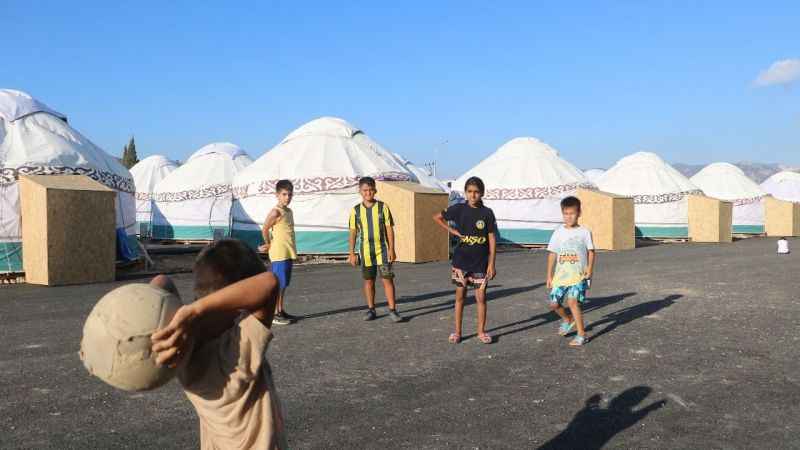 Kırgız çadırları, depremzedelerin yeni yuvası oldu