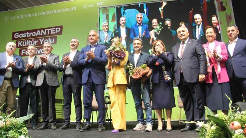 Bakan Ersoy: "Şehirlerimiz gastronomide denizde yüzüp derede boğuluyor"