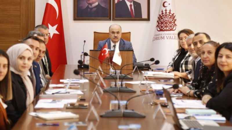 Vali Dağlı kütüphane yöneticileriyle bir araya geldi