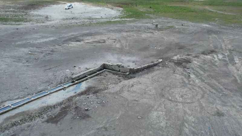 Suların çekildiği Sazlıdere Barajı’nda tarihi köprü ve yalak ortaya çıktı